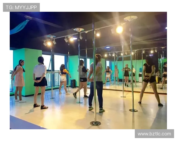 成都飞盘队在世界街舞大赛中的拼搏历程与梦想追逐